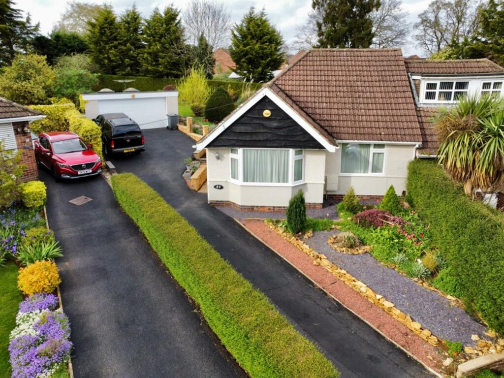 3 bedroom semidetached bungalow for sale in Burford Avenue, Boothville