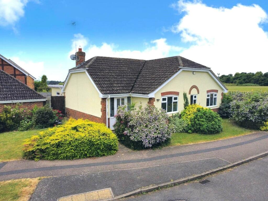 3 bedroom detached bungalow for sale in Kendal Close, Boothville
