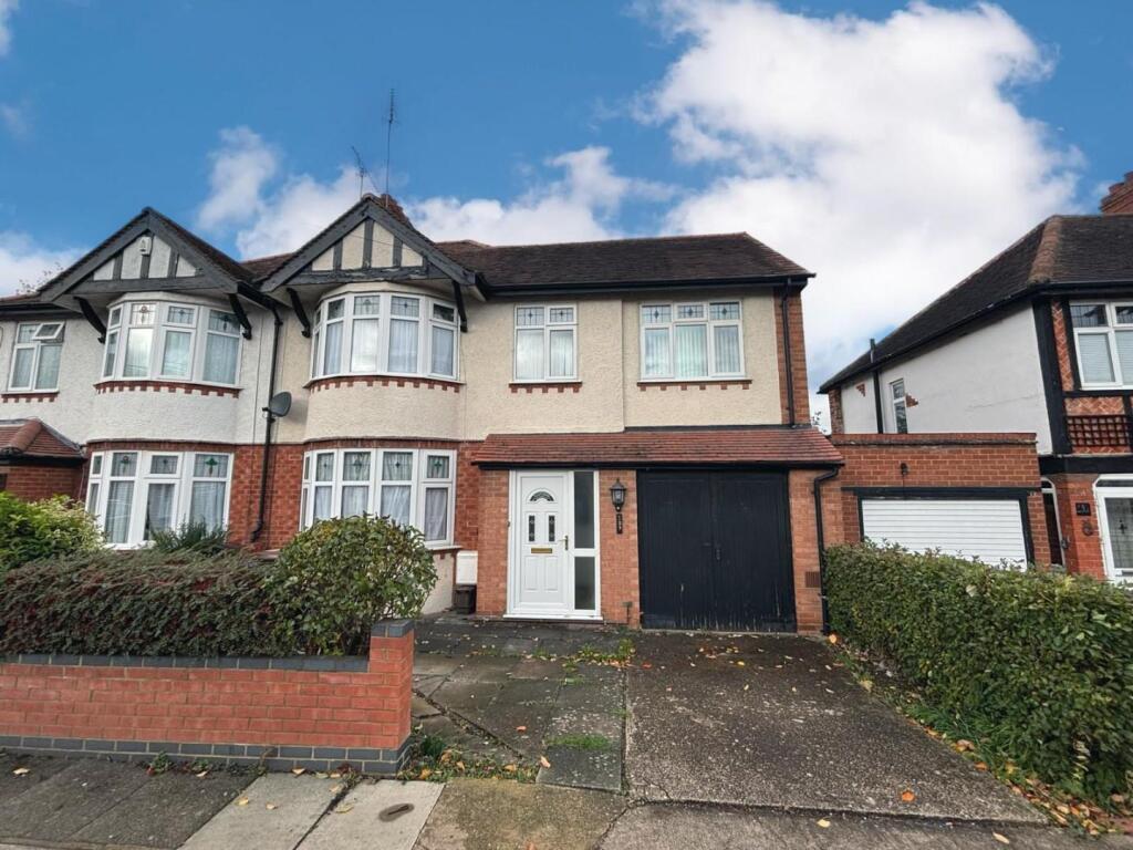 Main image of property: The Headlands, Northampton NN3