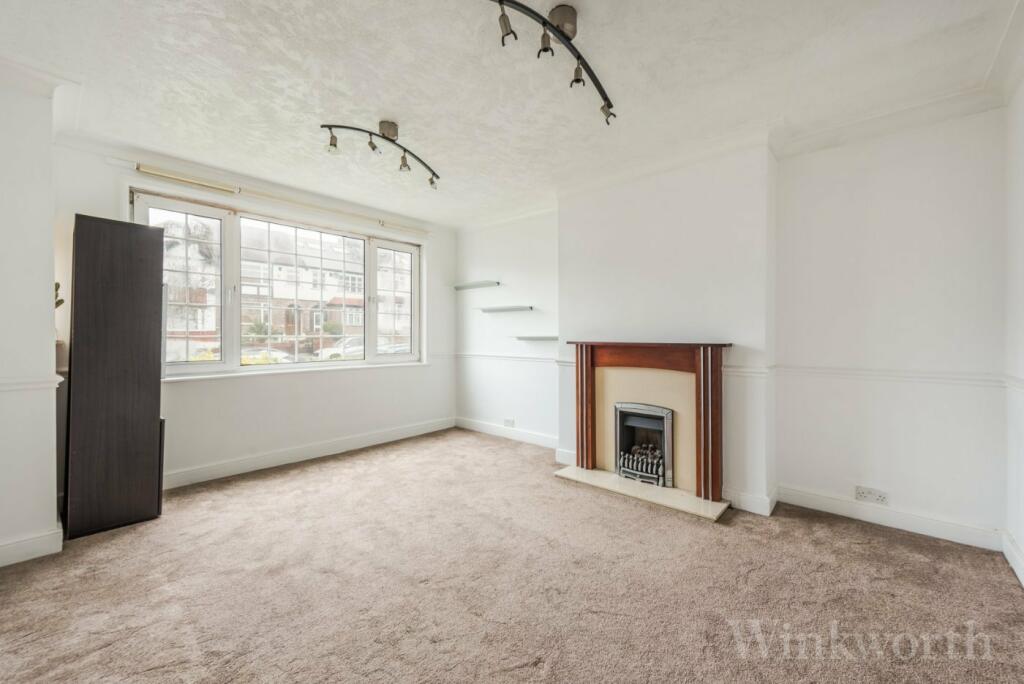 4 bedroom terraced house for rent in Trilby Road, London, SE23
