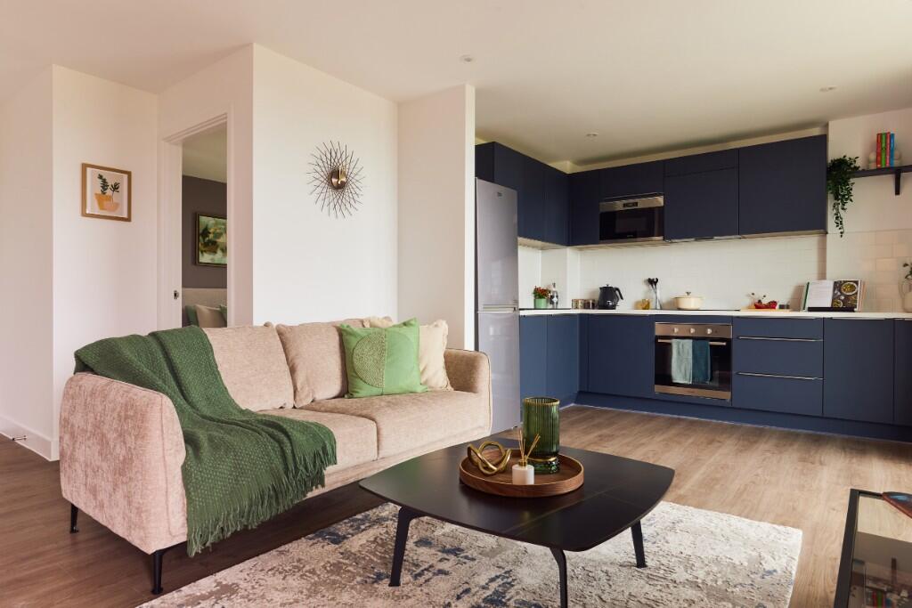 Main image of property: Park Square, 650 Avebury Boulevard, Milton Keynes, MK9