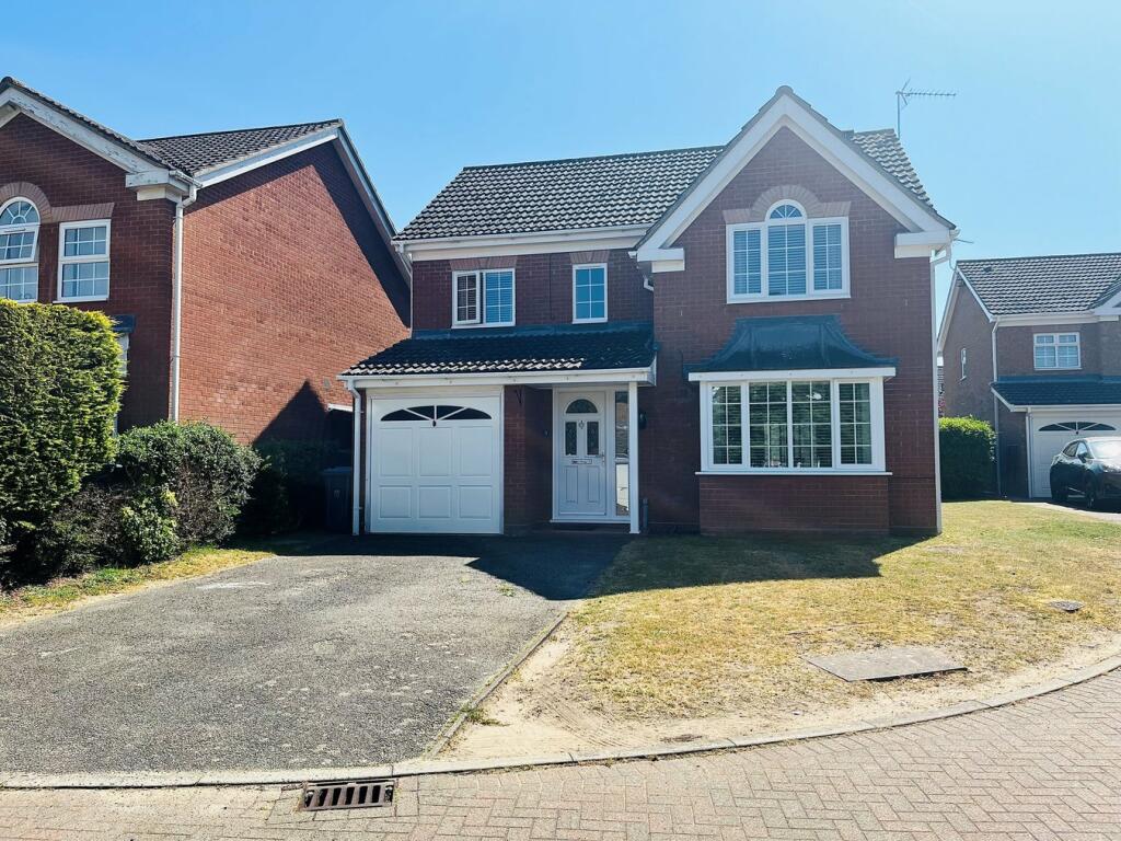 4 bedroom detached house for sale in Limetree Drive, Ipswich, IP3