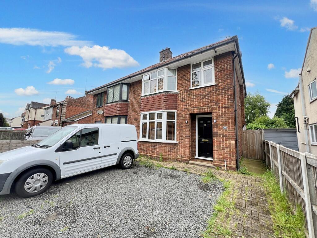 3 bedroom semidetached house for sale in Foxhall Road, Ipswich, IP3