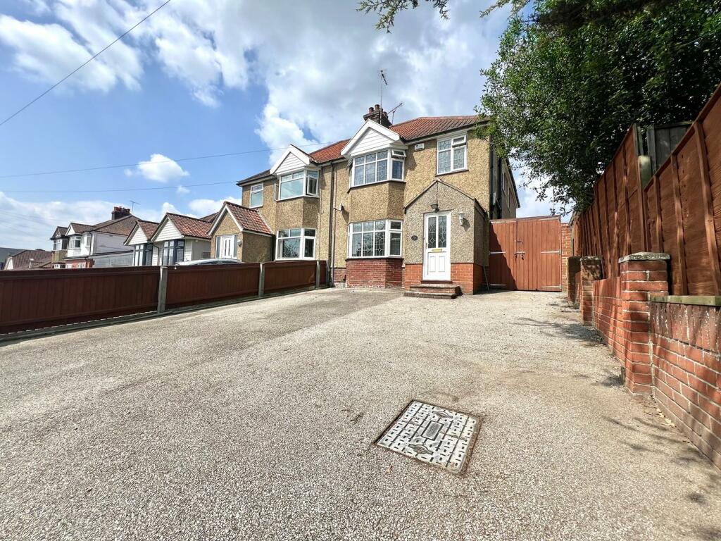 4 bedroom semidetached house for sale in Bixley Road, Ipswich, IP3