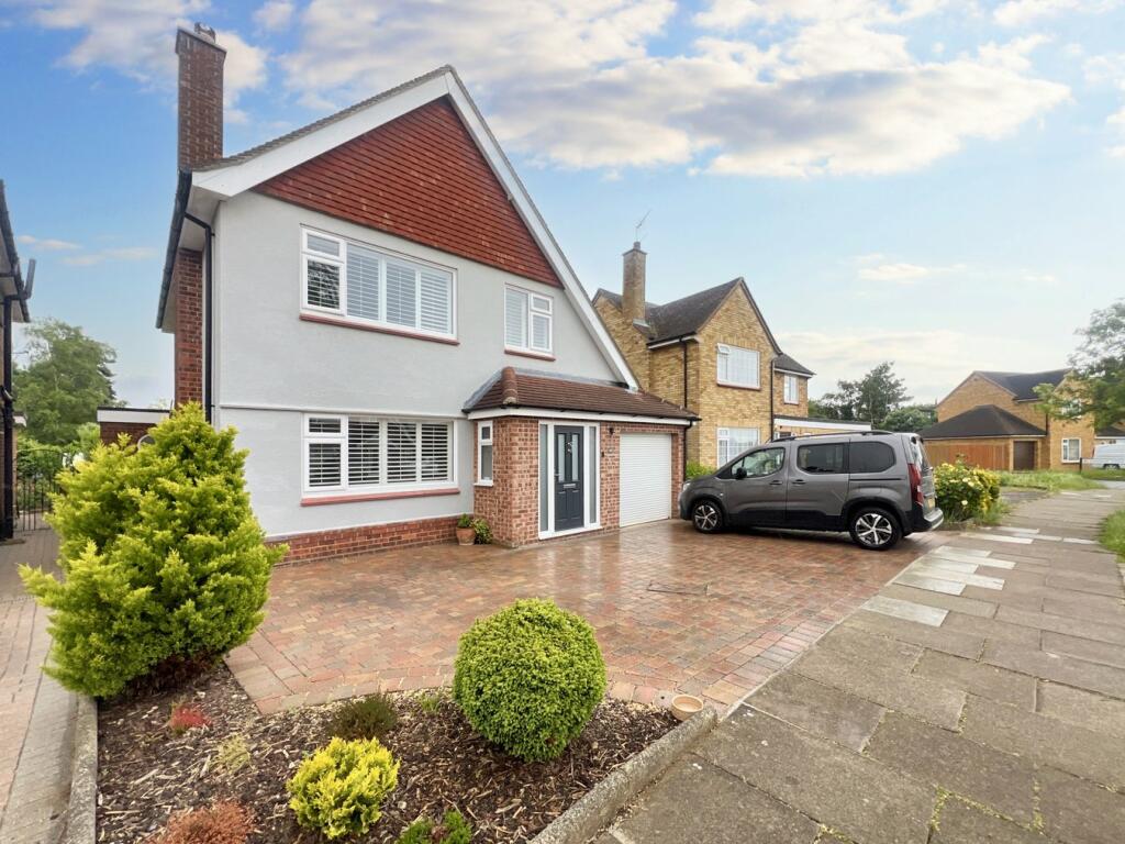4 bedroom detached house for sale in Penshurst Road, Ipswich, IP3