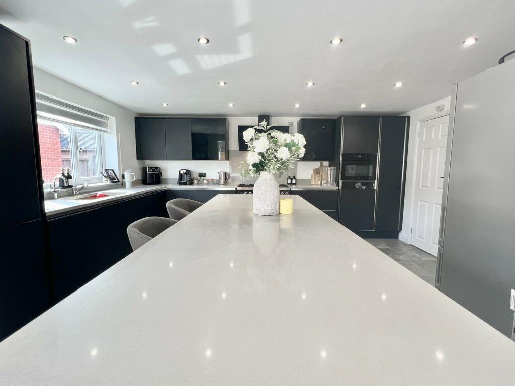 Additional property image - Ipswich Road, Colchester, CO4
