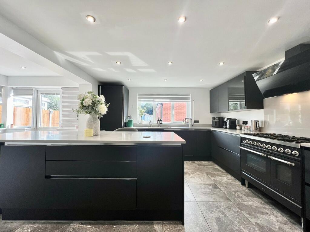 Additional property image - Ipswich Road, Colchester, CO4