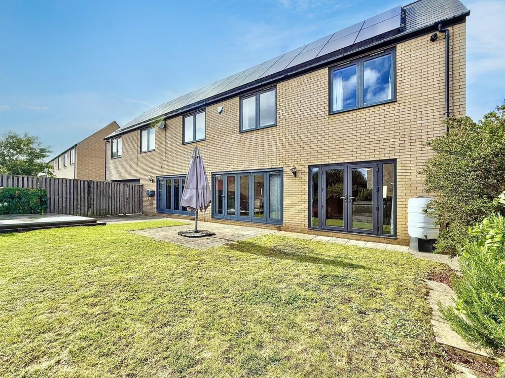 Main image of property: Dunwich Close, Ipswich, IP3