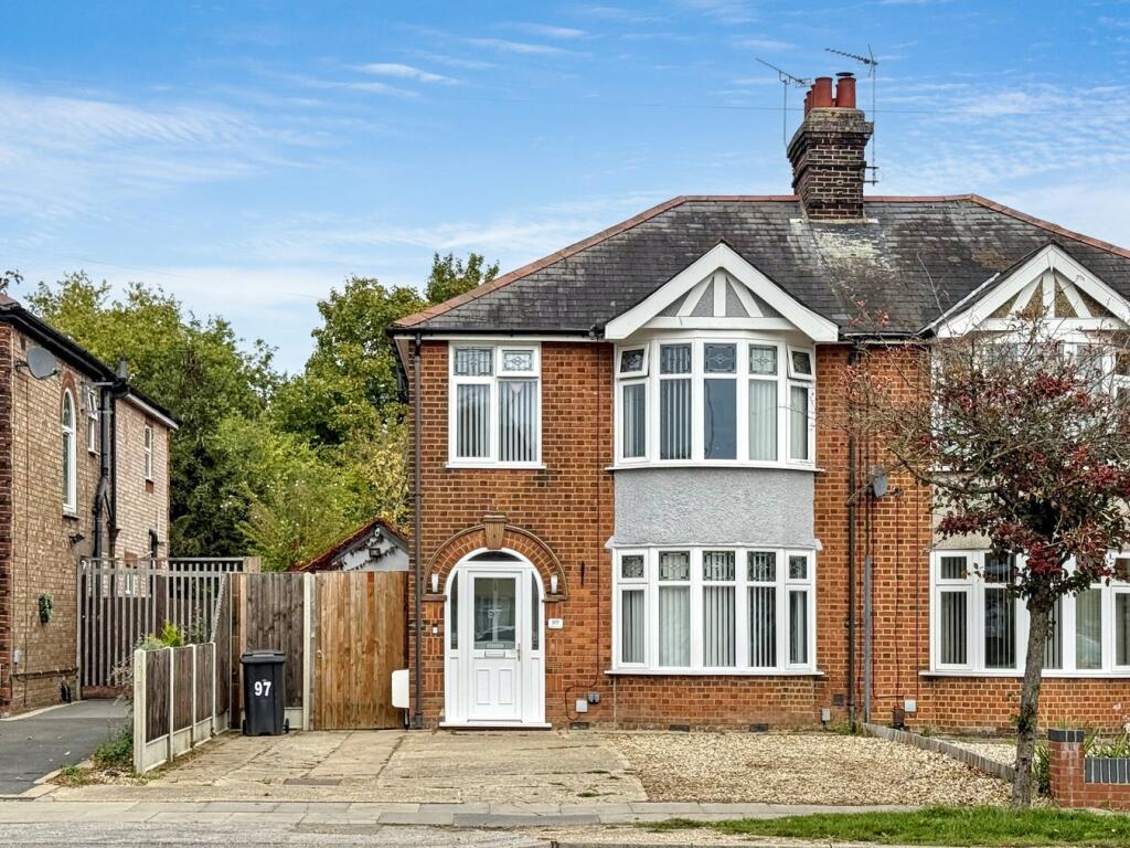 Main image of property: Colchester Road, Ipswich, IP4