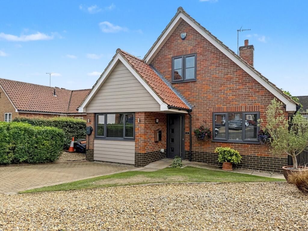 Main image of property: The Fairways, Rushmere St Andrew, Ipswich, IP4