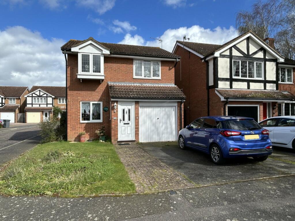 3 bedroom detached house for sale in Whitethorn Road, Purdis Farm