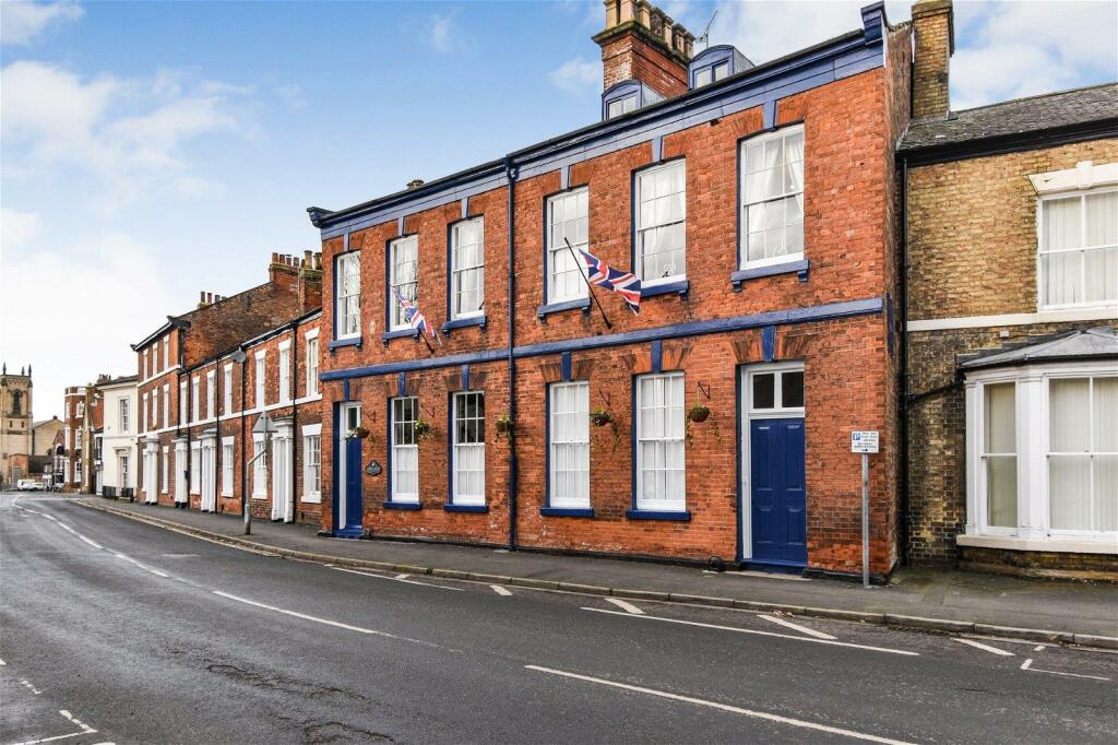 7 bedroom semidetached house for sale in Albert House, Bigby Street, Brigg, DN20
