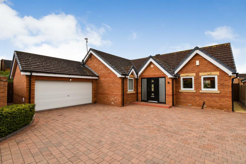 3 bedroom bungalow for sale in Bader Way, Kirton Lindsey, Gainsborough