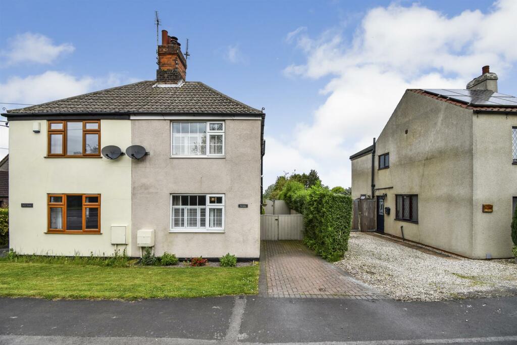 2 bedroom house for sale in Melton Road, Wrawby, Brigg, DN20