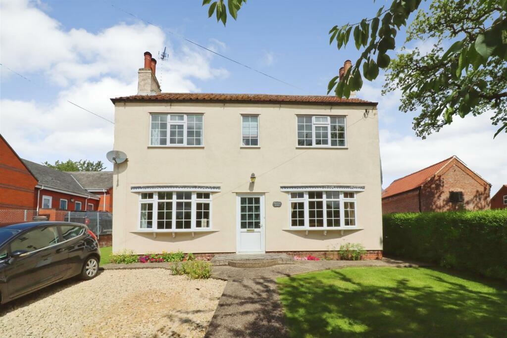 3 bedroom detached house for sale in North Street, Middle Rasen, LN8