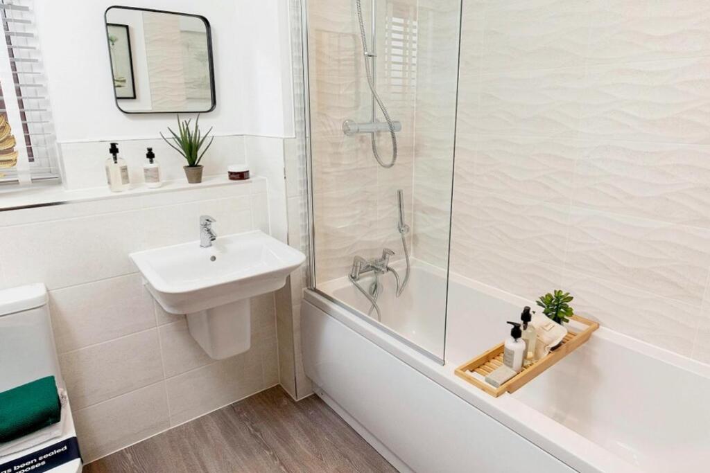Additional property image - Slades Hill,
Templecombe,
BA8