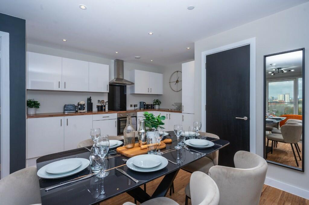 3 bedroom apartment for sale in Pomona Strand, Manchester, Greater Manchester, M16