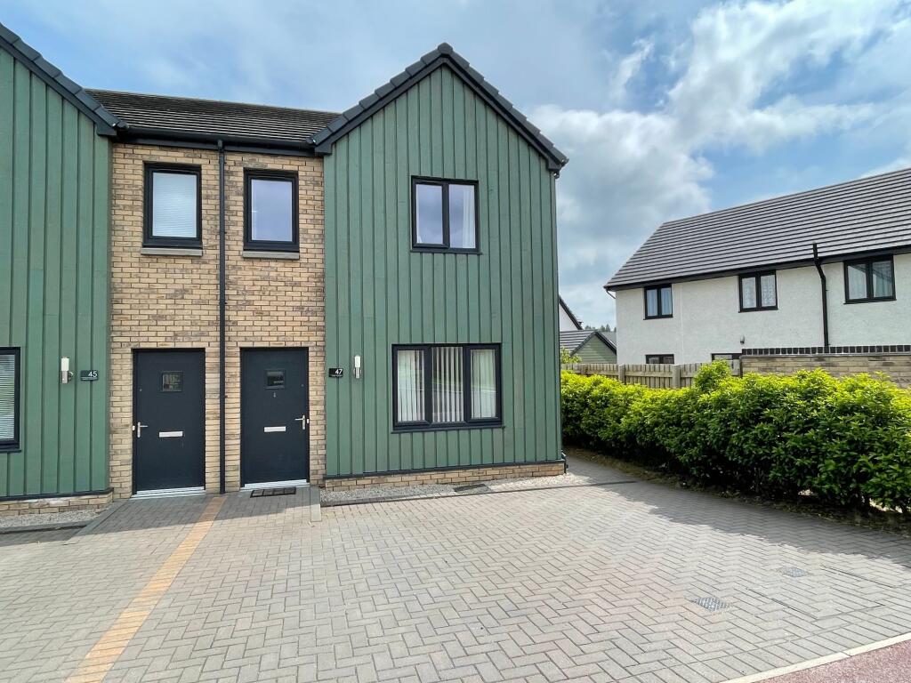 3 bedroom semi-detached house