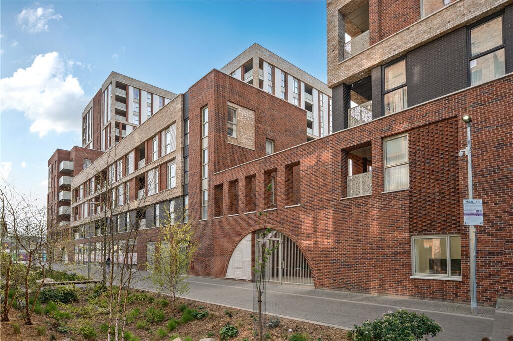 Main image of property: Kite Close, London