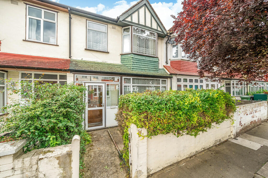 3 bedroom terraced house for sale in Millmark Grove, New Cross, SE14