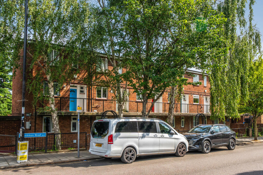 Main image of property: Shardeloes Road, London
