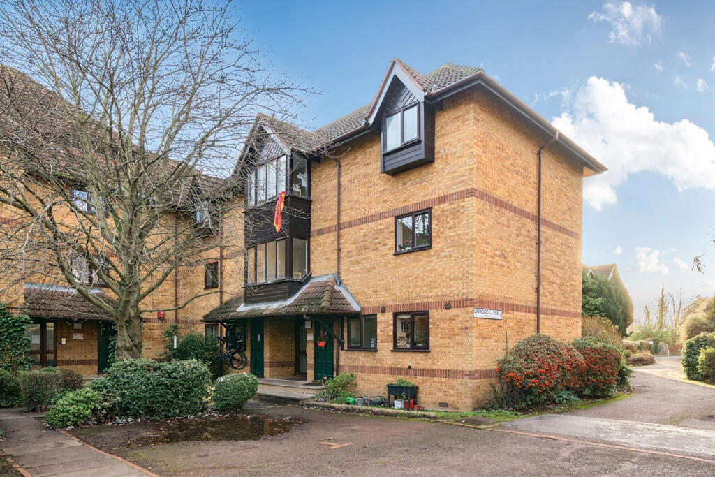 Main image of property: Linwood Close, London
