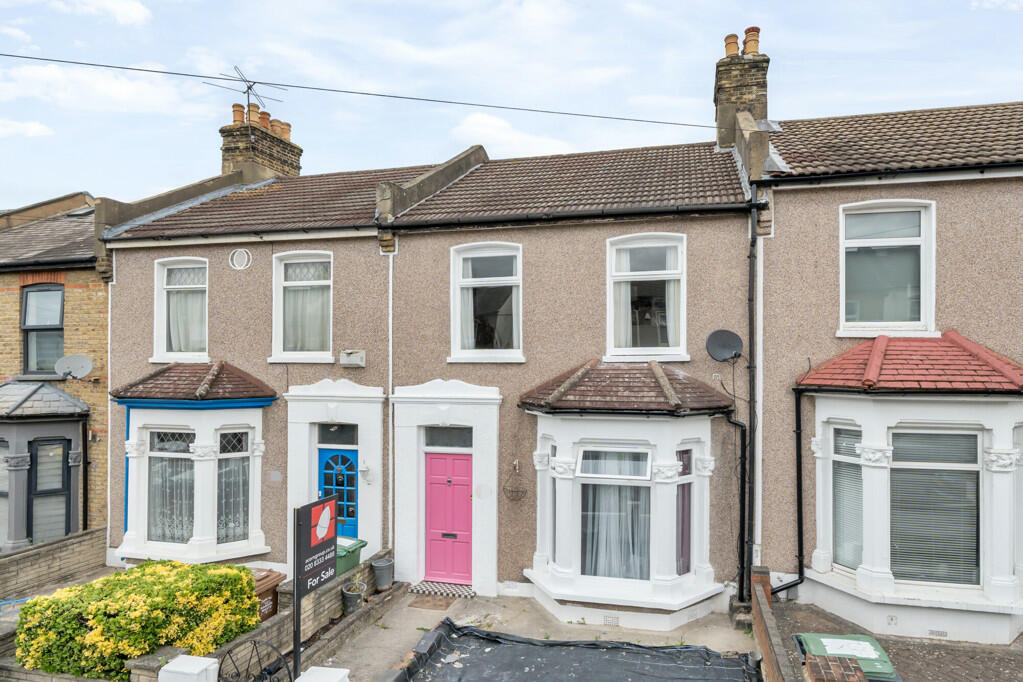 2 bedroom terraced house for sale in Glenfarg Road, London, SE6