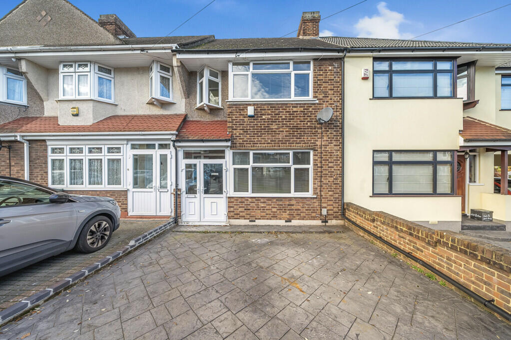 3 bedroom terraced house for sale in West Hill Drive, Dartford, Kent, DA1