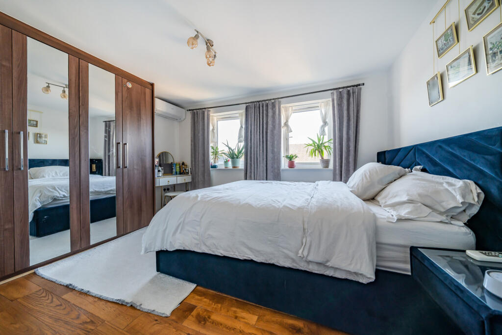 Additional property image - Burroughs Drive, Dartford, Kent
