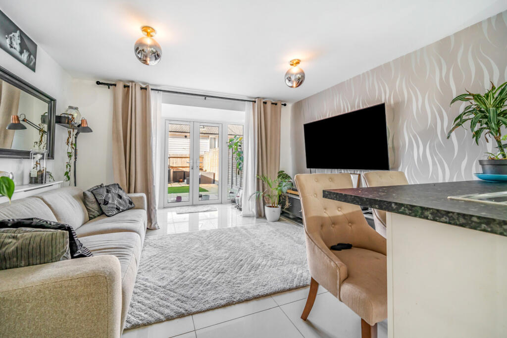 Additional property image - Burroughs Drive, Dartford, Kent