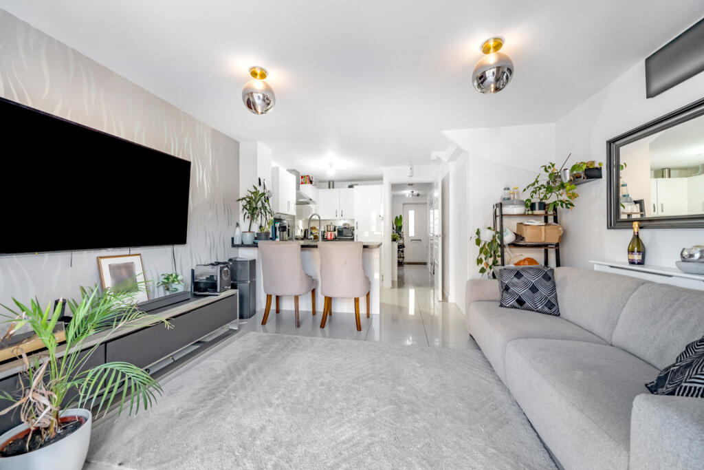 Additional property image - Burroughs Drive, Dartford, Kent