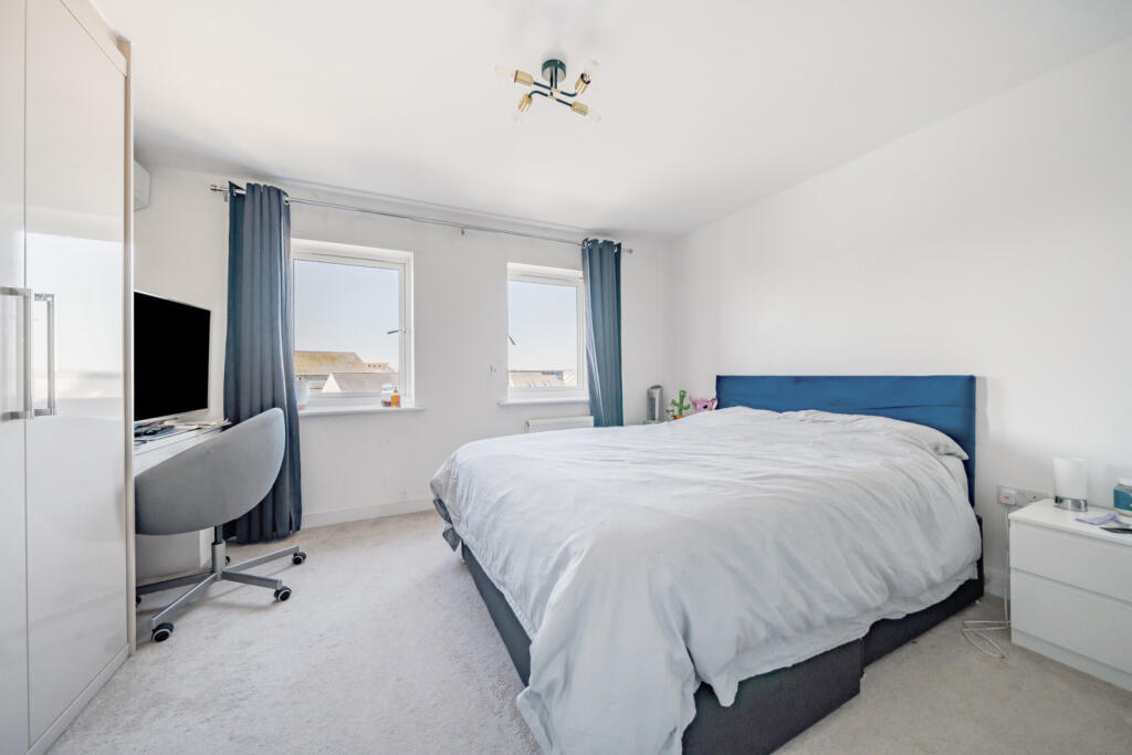Additional property image - Burroughs Drive, Dartford, Kent