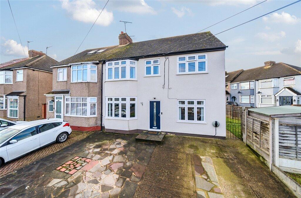 4 bedroom end of terrace house for sale in Fleet Road, Dartford, DA2