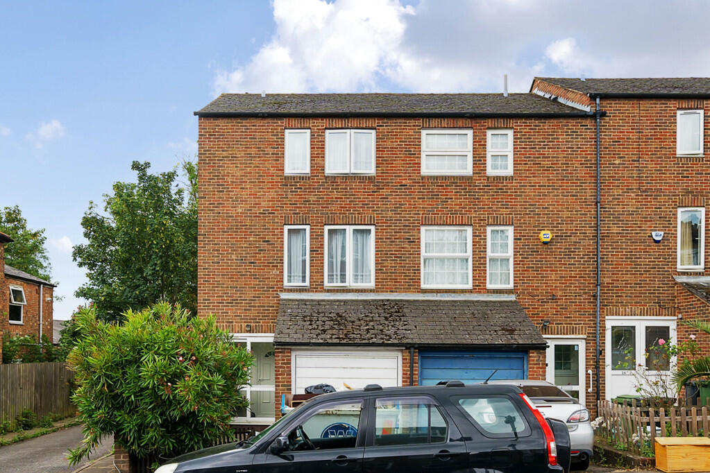 5 bedroom semidetached house for sale in Ewart Road, London, SE23