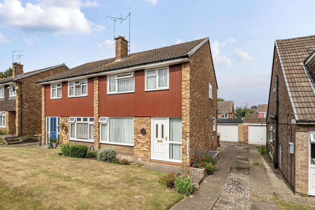 Main image of property: Truro Close, Rainham, Gillingham