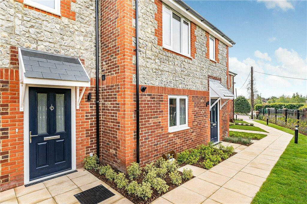 3 bedroom semidetached house for sale in Heritage Walk, Snodland, Kent