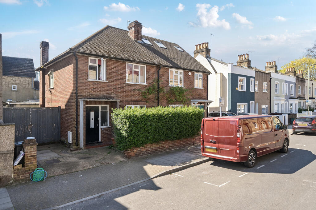 Main image of property: Station Road, London