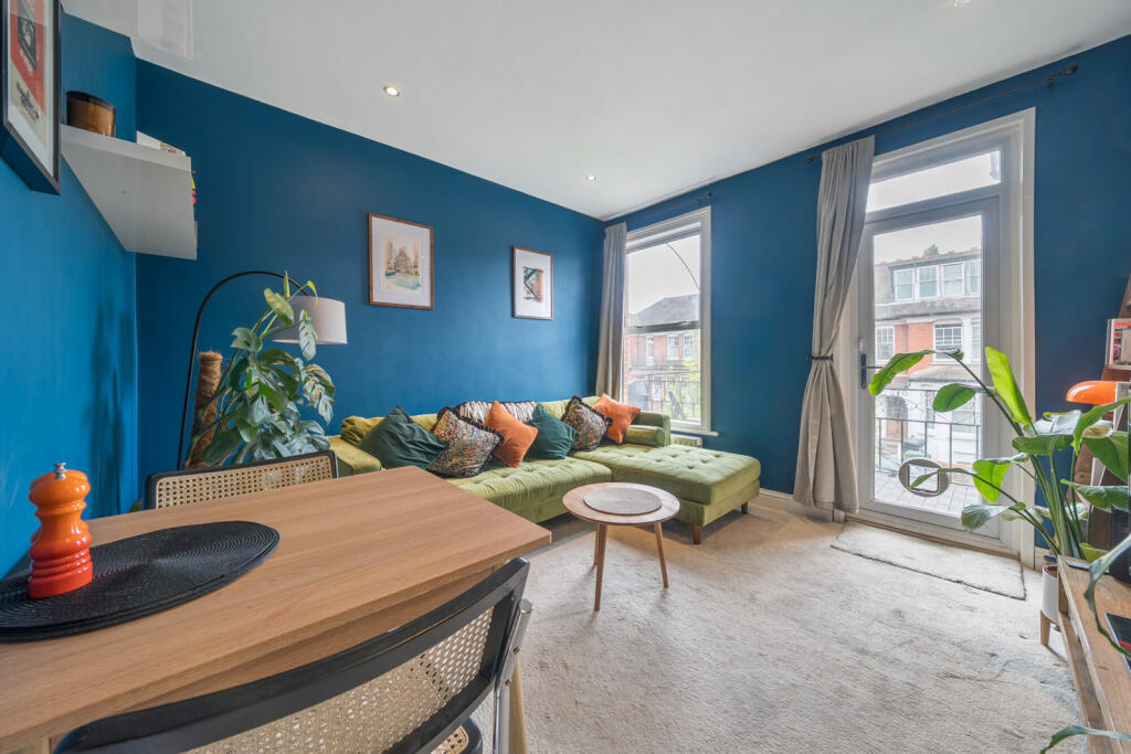 Main image of property: Queensthorpe Road, London
