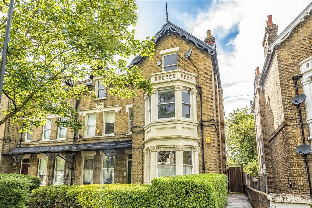 3 bedroom apartment for sale in Coleraine Road, London, SE3