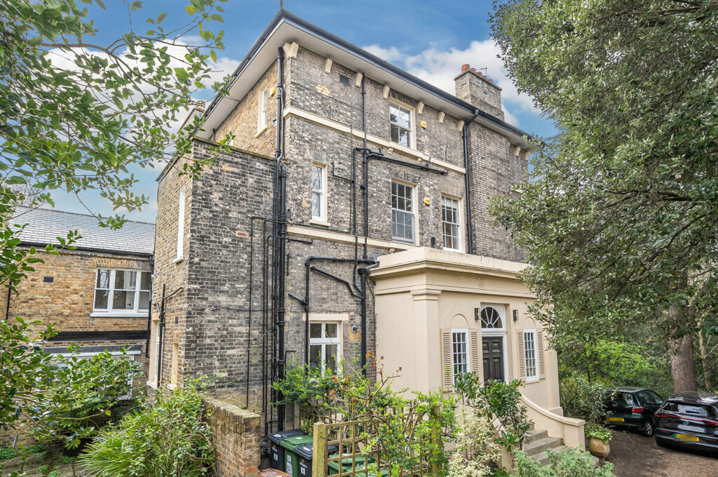 3 bedroom apartment for sale in The Glebe, Blackheath, London, SE3