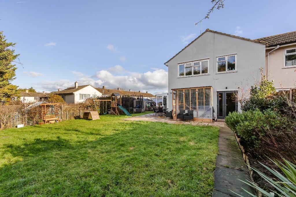 Main image of property: Hookfield, Harlow CM18 6QW