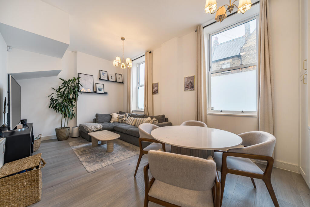 Main image of property: Huntley Close, Greenwich