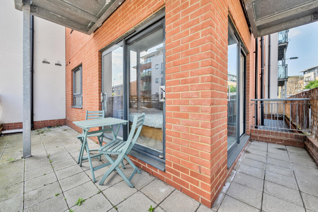 Main image of property: Oakwood Close, London