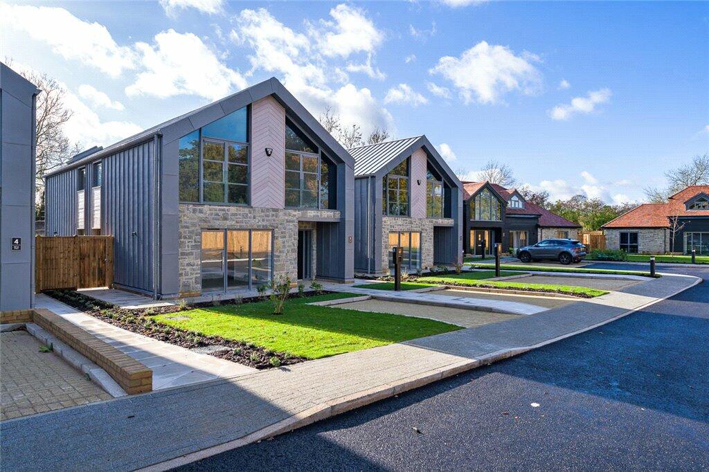 4 bedroom detached house for sale in Hill Top Place, Westerham, Kent, TN16