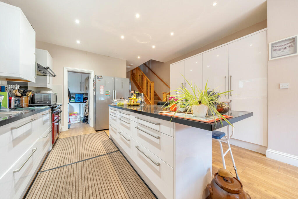 Additional property image - Avenue Road, Kent