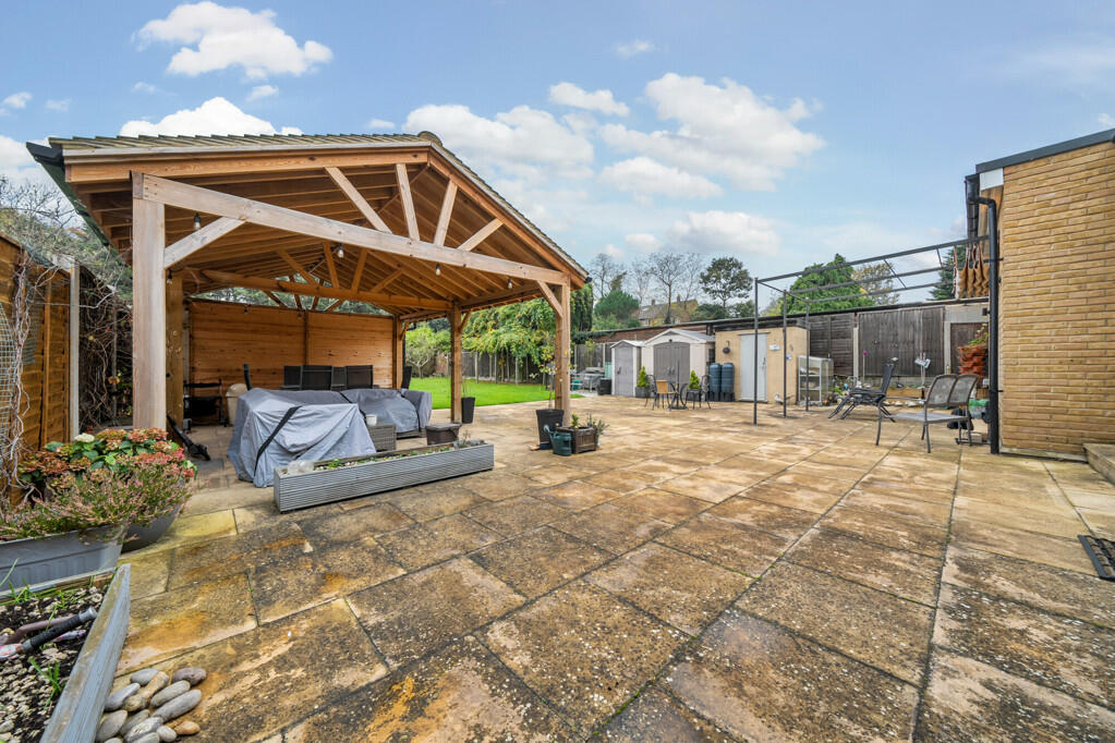 Additional property image - Avenue Road, Kent