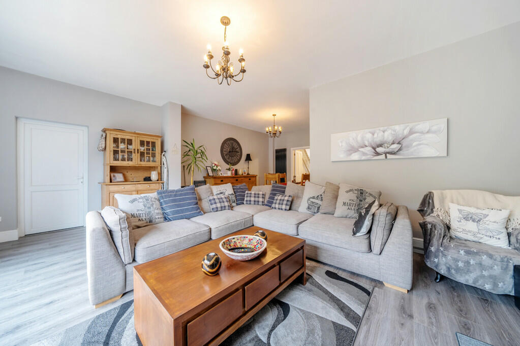 Additional property image - Avenue Road, Kent