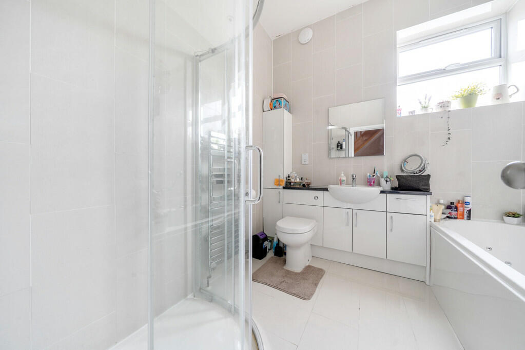 Additional property image - Avenue Road, Kent