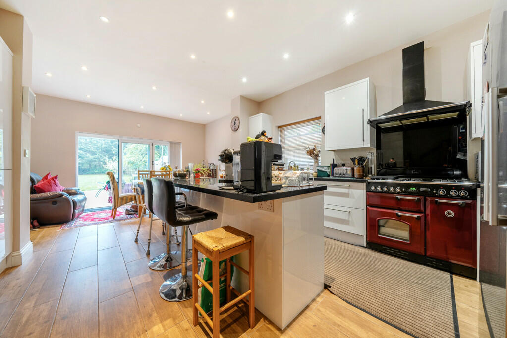 Additional property image - Avenue Road, Kent