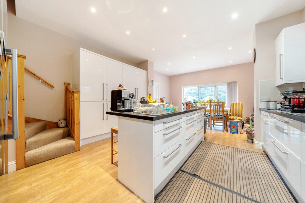 Additional property image - Avenue Road, Kent